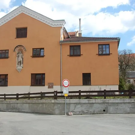 Apartma V Pivovaru Genius Noci * Lomnice (Brno)